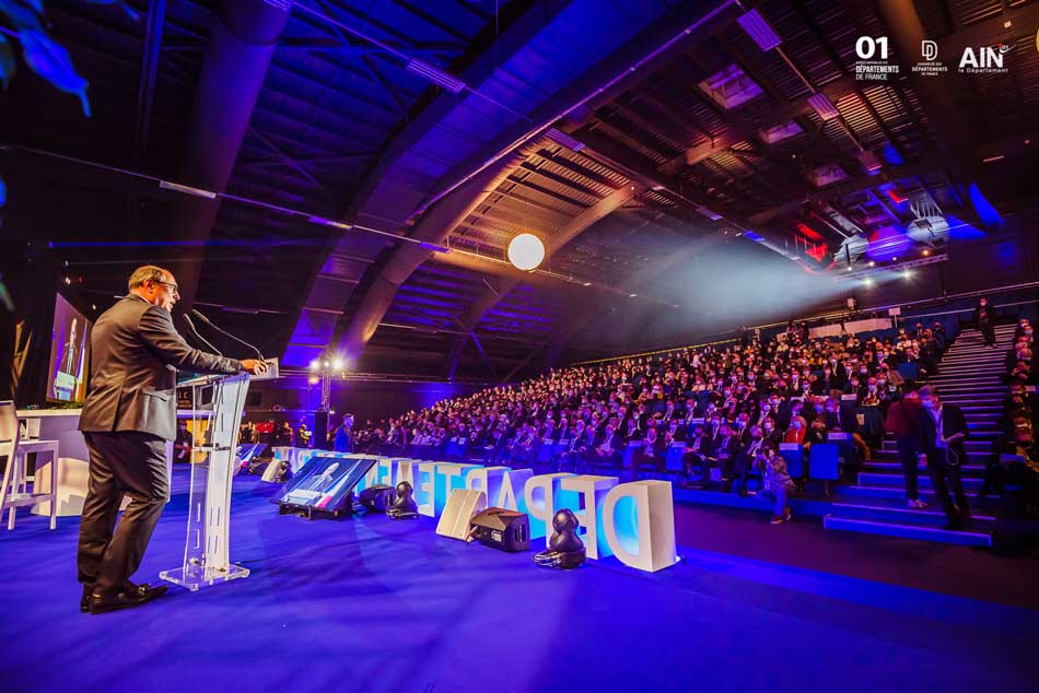 Assises Nationales des Départements de France dans l'Ain 2021 photo de Jean Deguerry devant le millier de congressistes