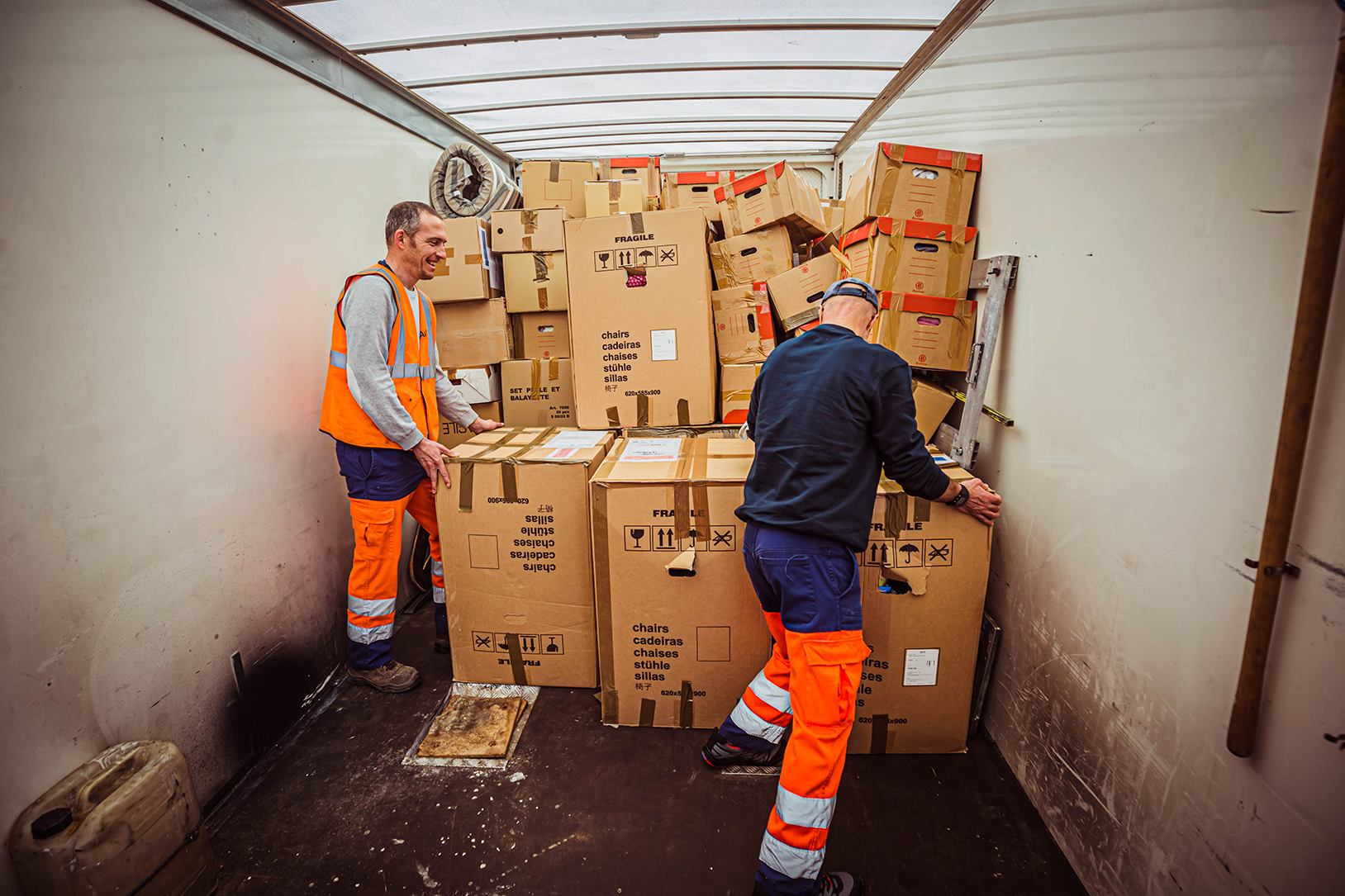 Collecte de dons pour l'Ukraine agents des routes du Département Ain