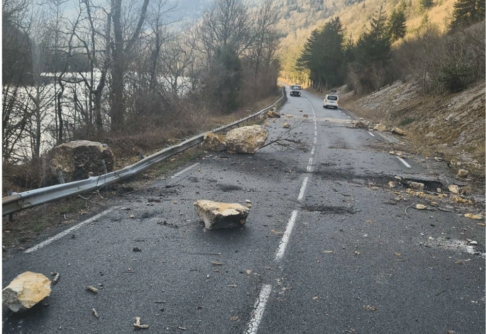 Eboulement sur la D1504 à La Burbanche, à hauteur du hameau Les Hôpitaux, le 19 janvier 2024