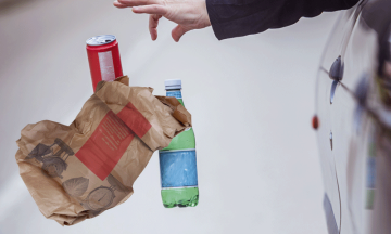 Stop aux déchets au bord des routes